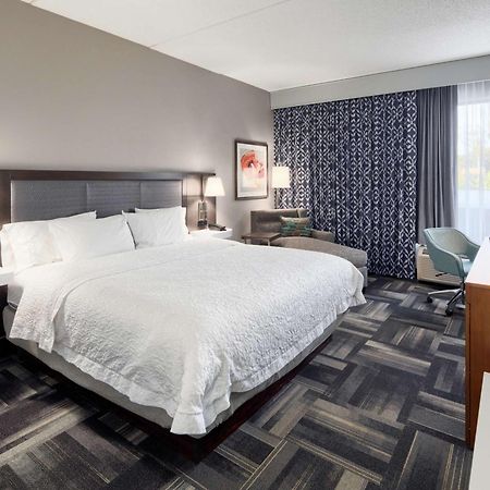 Hampton Inn Louisville Northeast Екстериор снимка