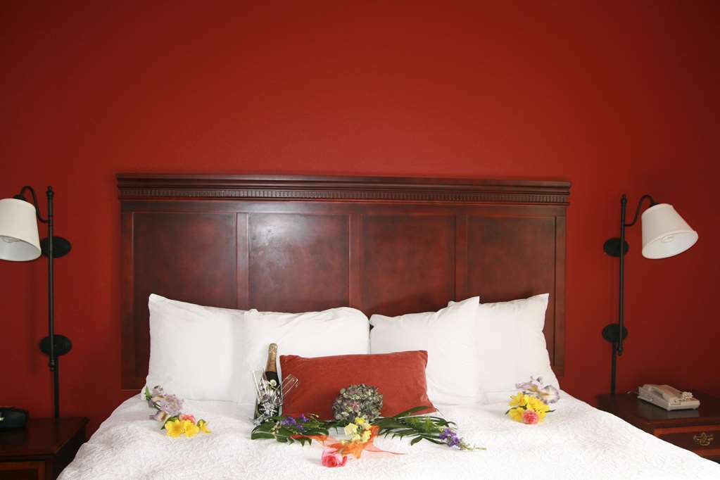 Hampton Inn Louisville Northeast Стая снимка