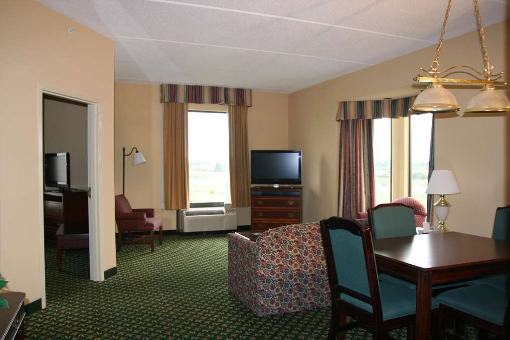 Hampton Inn Louisville Northeast Стая снимка